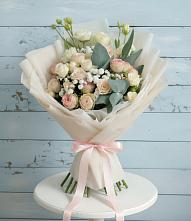 Букет цветов из:  Розы и Лизиантусы в Сурске