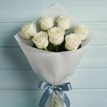 Букет 7 Белых роз Эдлесс Лав в Сурске