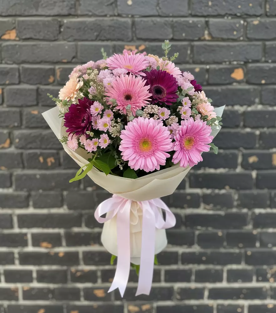 Букет цветов из: Герберы и Хризантемы в Сурске