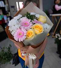 Букет цветов из:  Герберы, Розы и Хризантемы в Сурске