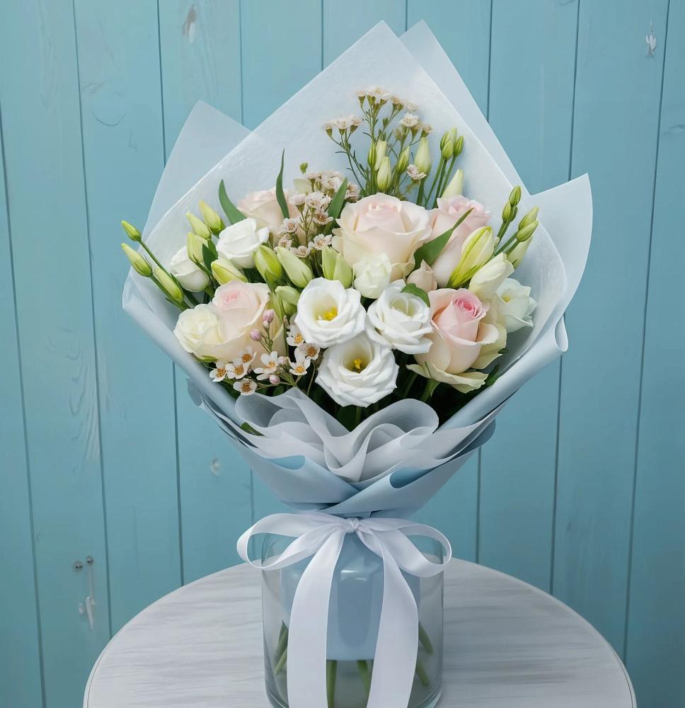 Букет цветов из: Розы и Лизиантусы в Сурске