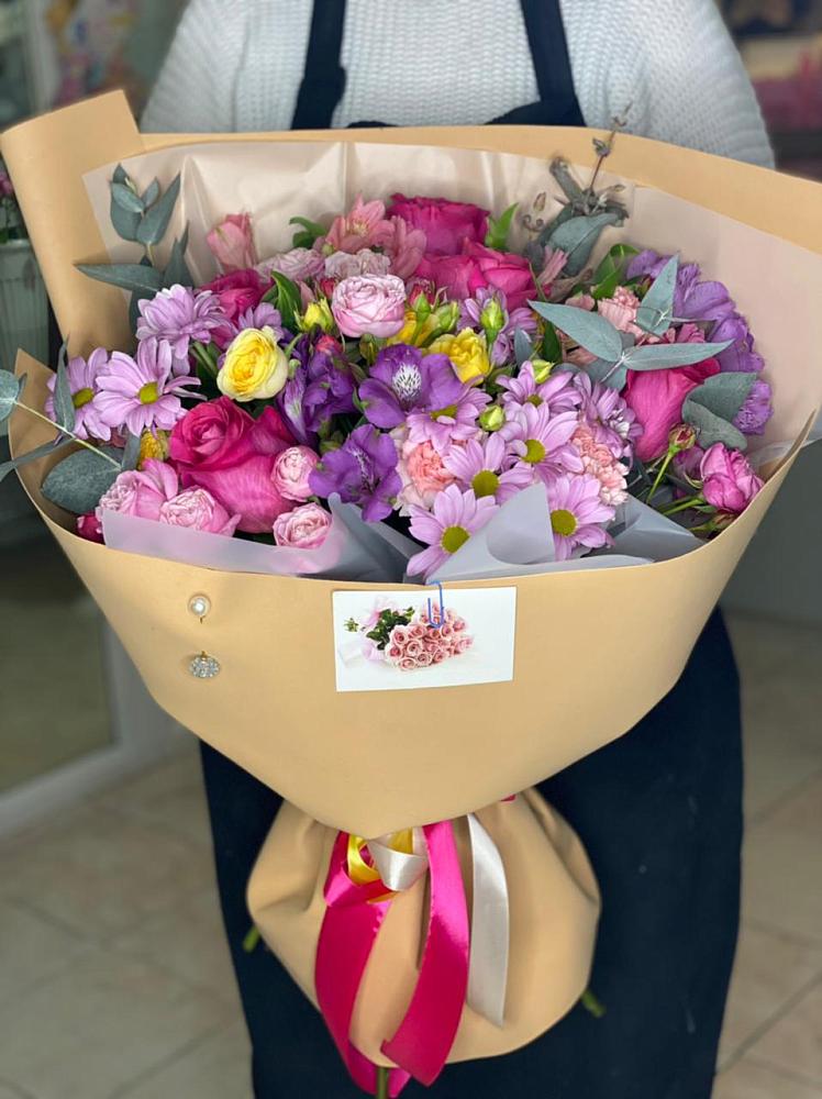 Букет цветов из: Хризантемы, Гвоздики и Альстромерии в Сурске