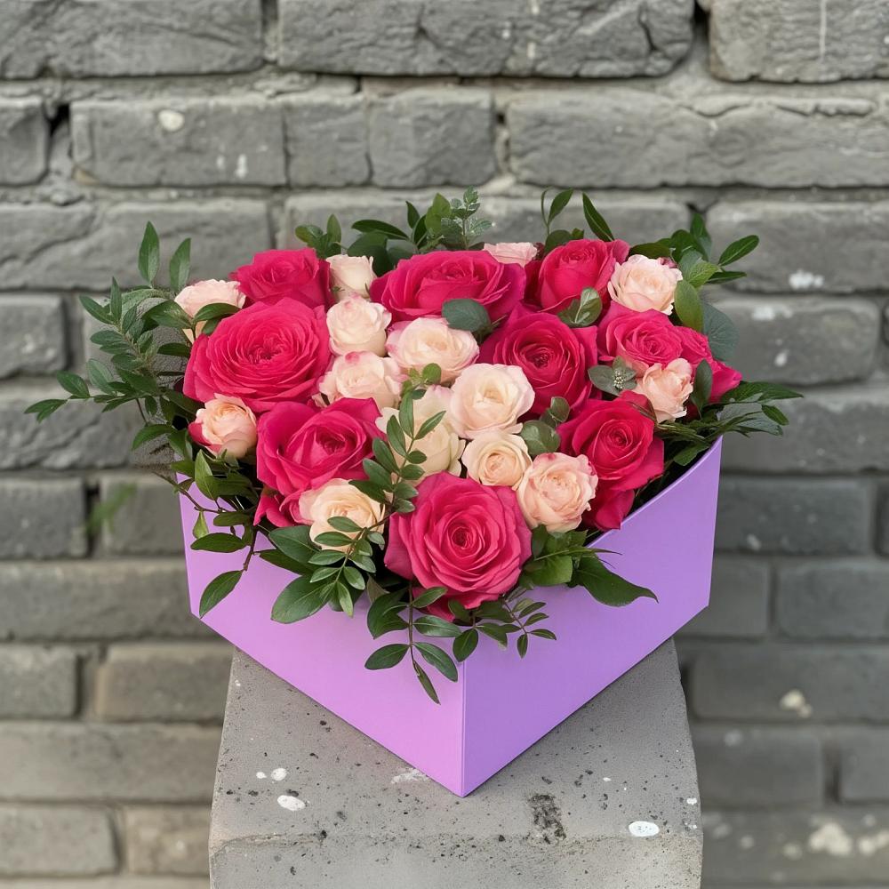 Цветочная композиция из Розы в коробке в Сурске