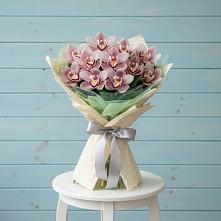 Букет цветов из:  Орхидеи и Розы #REPLACE_PRED# Сурске