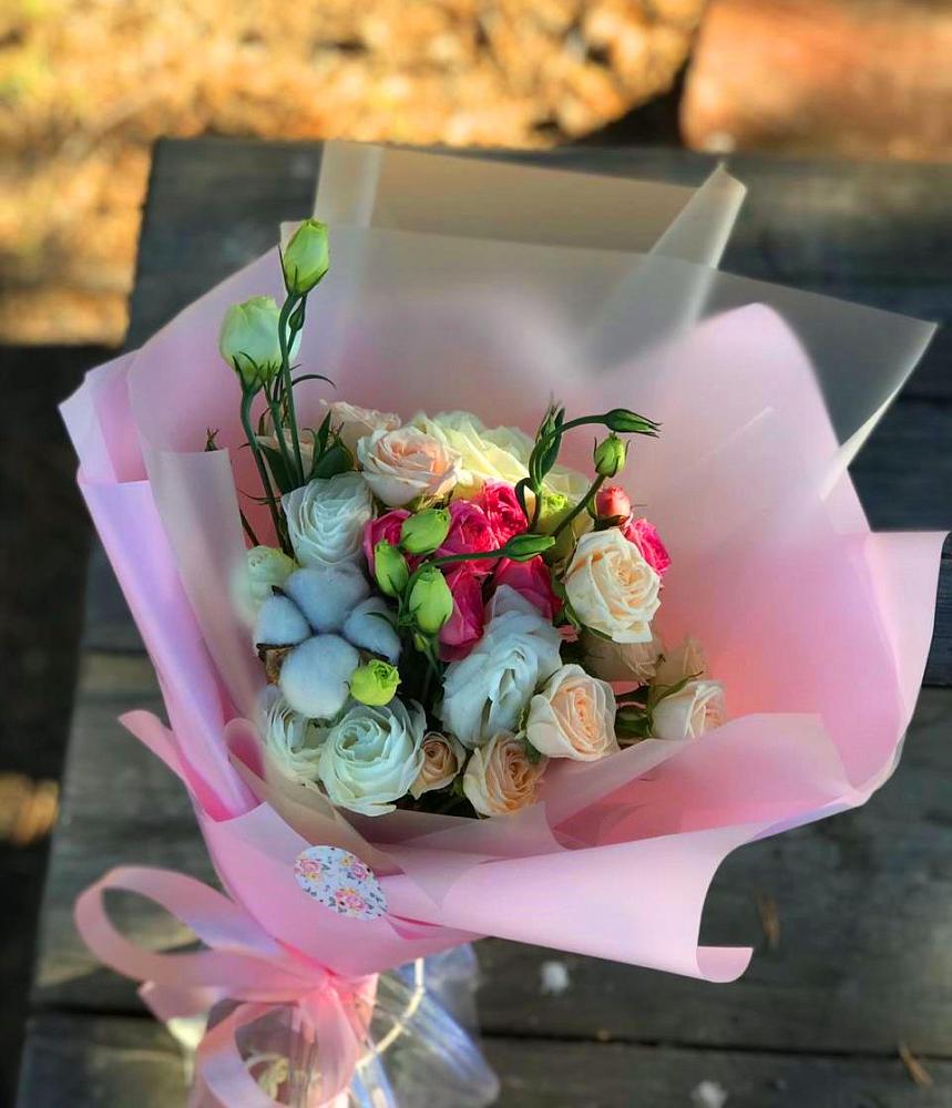 Букет цветов из: Розы и Лизиантусы в Сурске