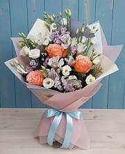 Букет цветов из:  Лизиантусы, Розы, Альстромерии и Гипсофила #REPLACE_PRED# Сурске