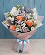 Букет цветов из:  Лизиантусы, Розы, Альстромерии и Гипсофила в Сурске