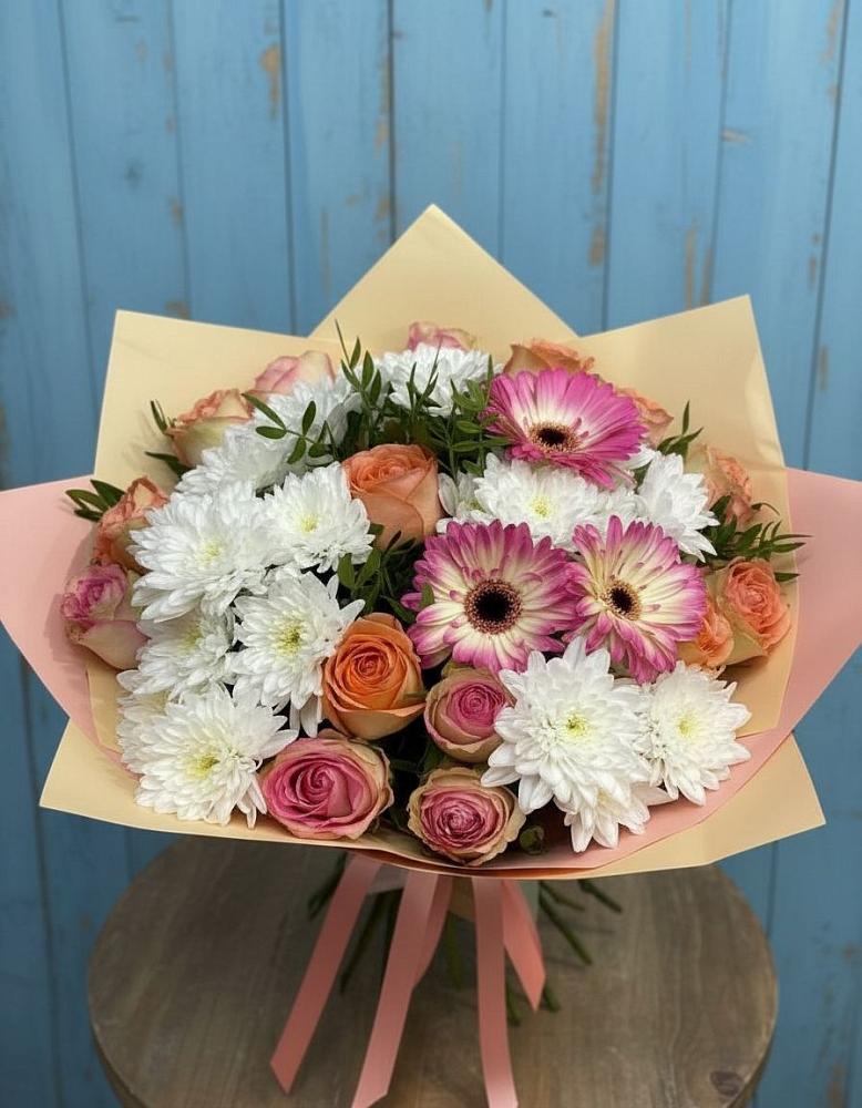 Букет цветов из: Розы, Герберы и Хризантемы в Сурске