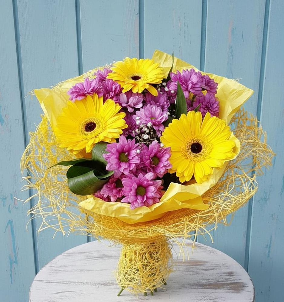 Букет цветов из: Хризантемы и Герберы в Сурске