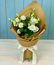 Букет цветов из:  Хризантемы и Лизиантусы в Сурске