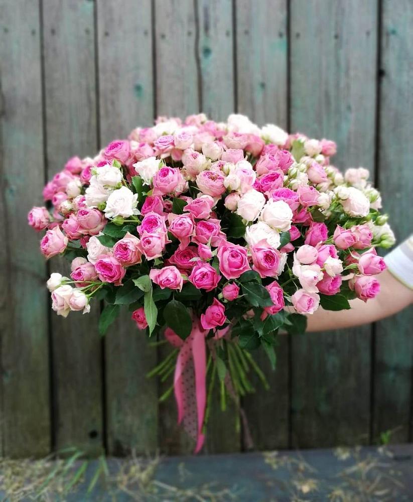 Букет Розовые кустовые розы Натали и Лав Лидия в Сурске