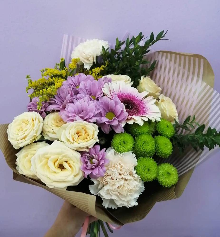 Букет цветов из: Хризантемы, Розы, Гвоздики и Герберы в Сурске