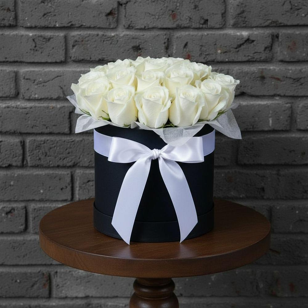 Цветочная композиция из Розы в шляпной коробке в Сурске