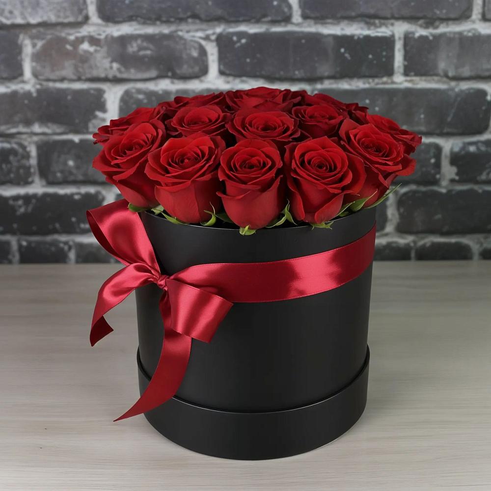 Цветочная композиция из Розы в шляпной коробке в Сурске